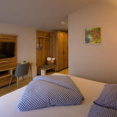 Flora - Kleine Gartenhotel 4* Ellmau