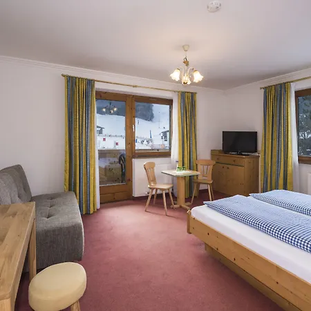 Flora - Kleine Gartenhotel Ellmau