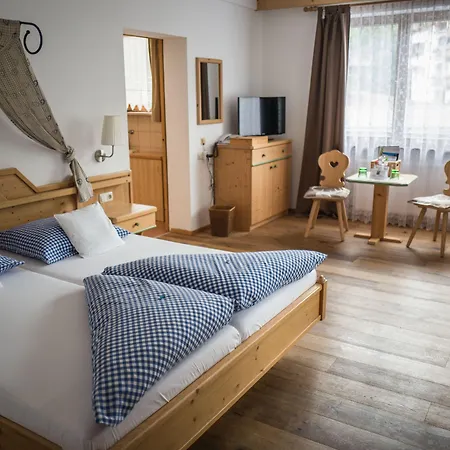 Flora - Kleine Gartenhotel 4*