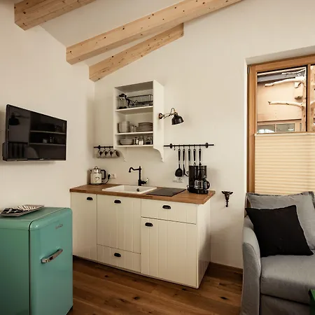 Bed and breakfast Flora - Kleine Gartenhotel 4*