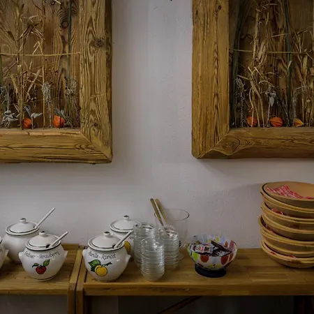 Bed & Breakfast Flora - Kleine Gartenhotel 4*