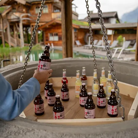 Bed & Breakfast Flora - Kleine Gartenhotel Ellmau