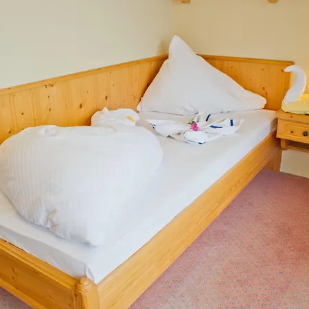 Flora - Kleine Gartenhotel Ellmau