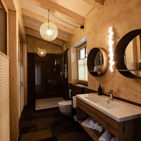 Flora - Kleine Gartenhotel Bed & Breakfast