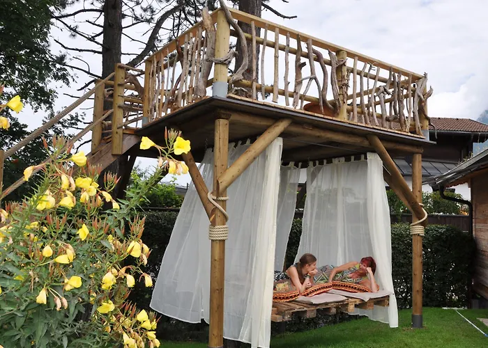 Flora - Kleine Gartenhotel Bed & Breakfast