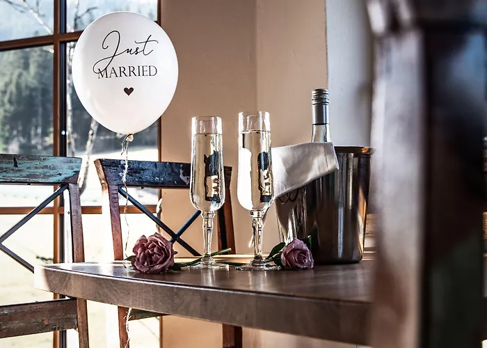 Flora - Kleine Gartenhotel Bed & Breakfast 4*